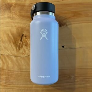 32oz HydroFlask in Fog color